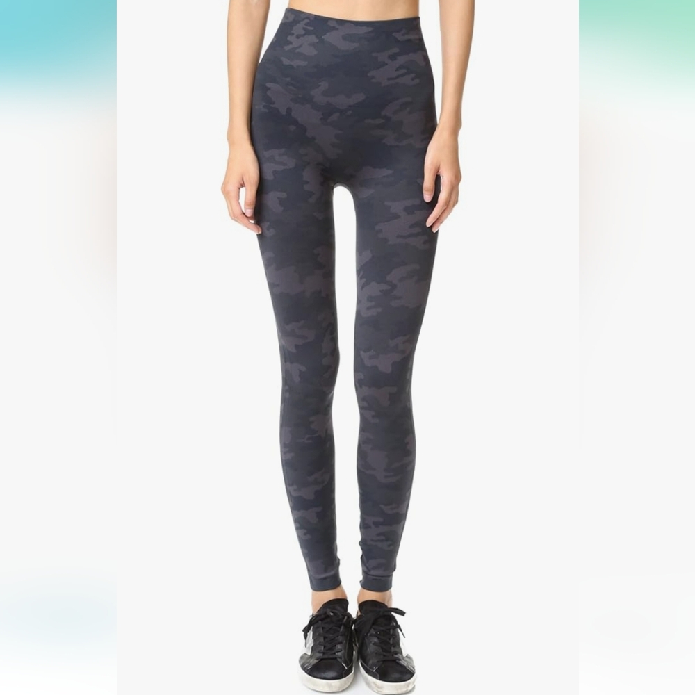 🩶NWT Spanx Look at Me Now camo leggings